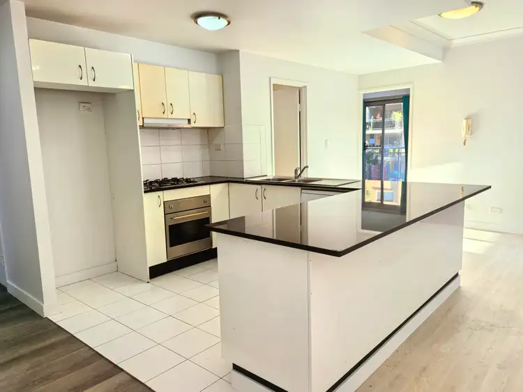32/8 Lachlan St, Liverpool NSW 2170