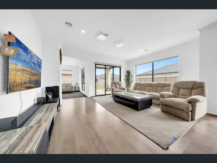 Fifth view of Homely house listing, 8 Verdant Drive, Clyde North VIC 3978
