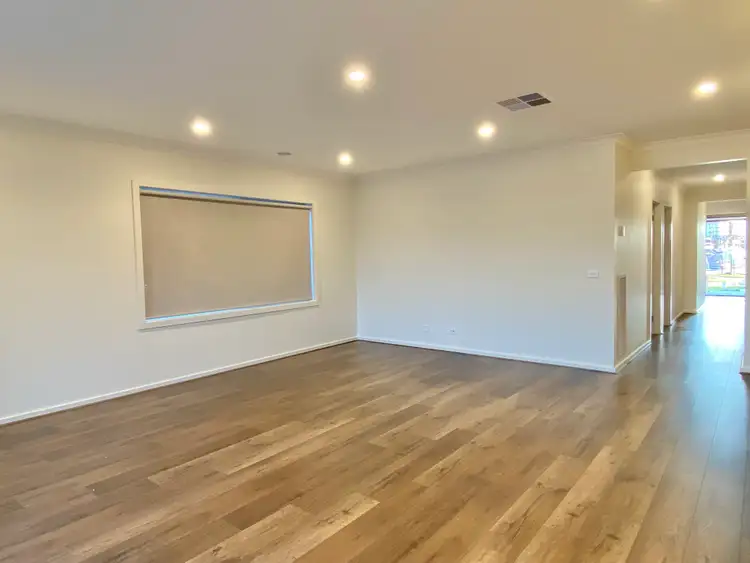 Fifth view of Homely house listing, 33 Ruthven Way, Mambourin VIC 3024