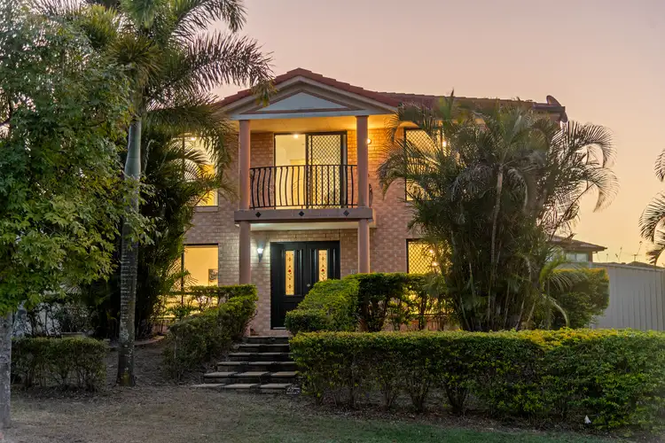 33 Silky Oak Crescent, Carindale QLD 4152