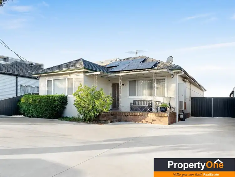 10 Flora Street, Roselands NSW 2196