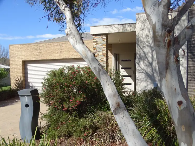 2 Ludovic Marie Court