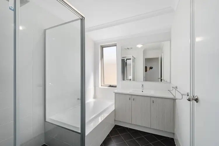 42a Kidman Avenue, South Guildford WA 6055