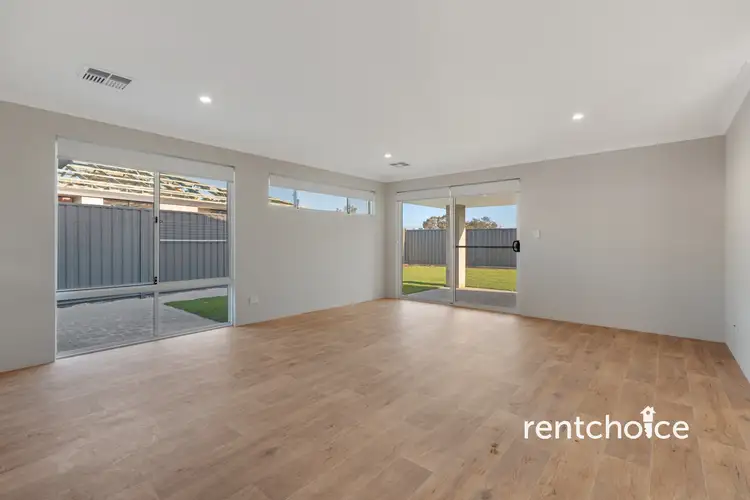 11 Trial Way, Dudley Park WA 6210