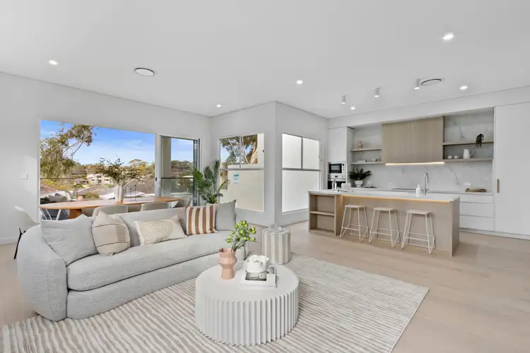 17a Moona Road, Kirrawee NSW 2232