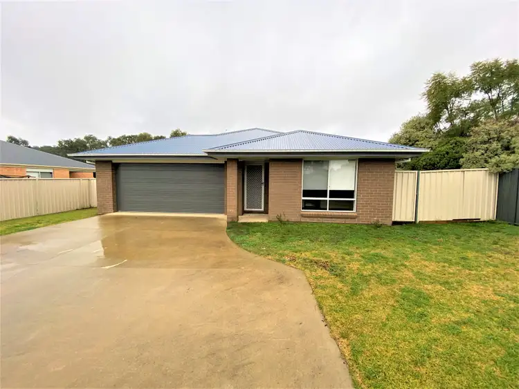 14 Bevington Bend, Lavington NSW 2641