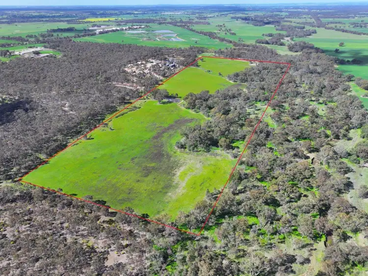 - Bendigo-Tennyson Road, Huntly VIC 3551