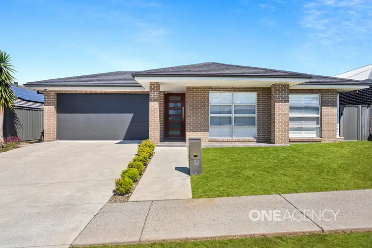 10 Meander Drive, Calderwood NSW 2527