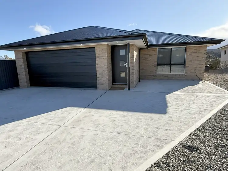 21 Alkoomi Place, Cooma NSW 2630