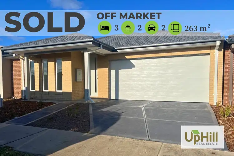 10 Ontario Street, Clyde North VIC 3978