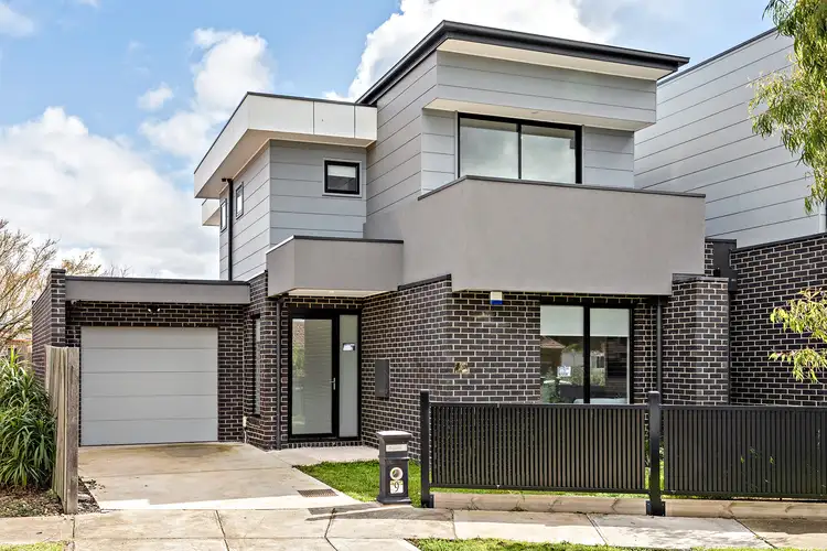 9 Irving Court, Maidstone VIC 3012