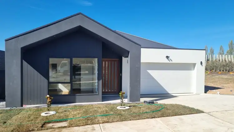 40 Sibosado Street, Denman Prospect ACT 2611