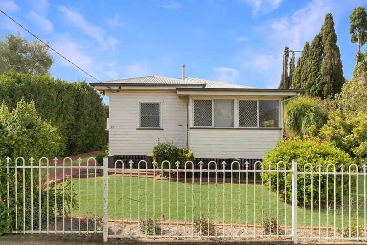 17 Tomkys Street, Rockville QLD 4350
