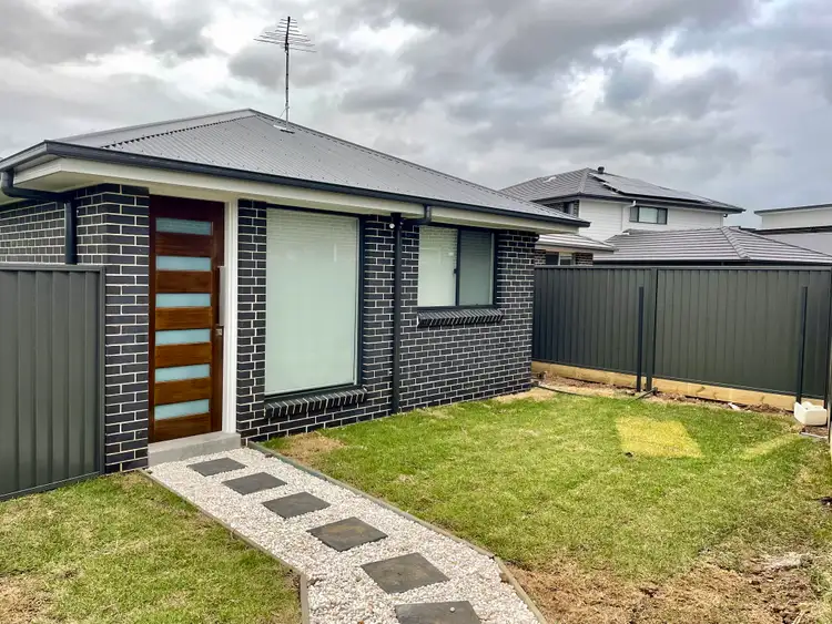 1 Glory Loop, Catherine Field NSW 2557
