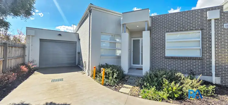 Main view of Homely unit listing, 2/5 Welwyn Court, Keysborough VIC 3173