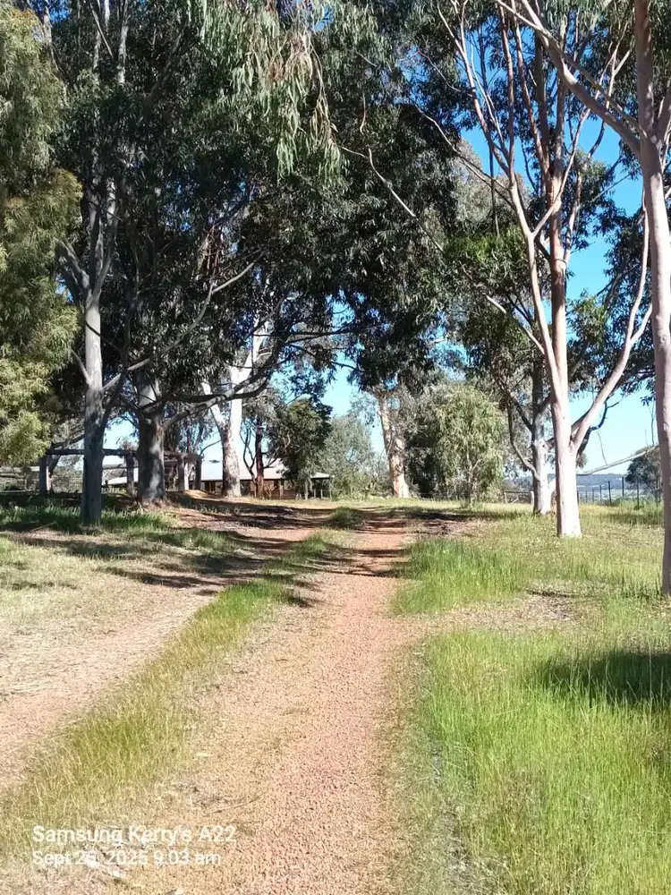 4 Mistletoe View, Crossman WA 6390
