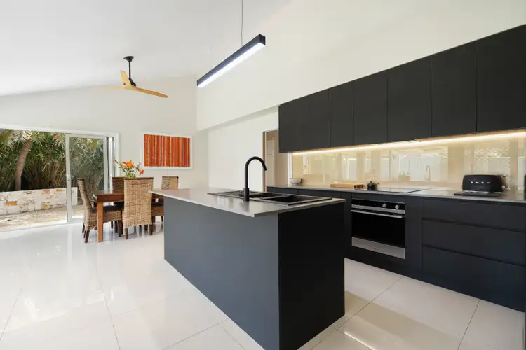 5 Julie Court, Mooloolaba QLD 4557