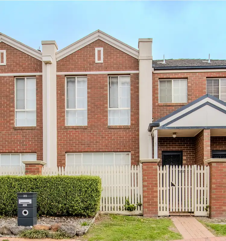 Main view of Homely townhouse listing, 33 The Crest, Attwood VIC 3049