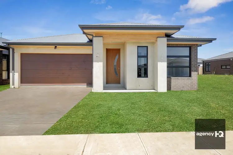 15 EARLVILLE STREET, Manor Lakes VIC 3024