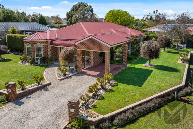 29 Jinker Way, Romsey VIC 3434