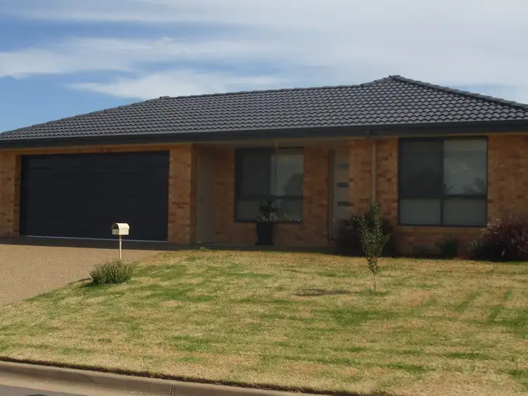 15 Squirrel Glider Drive, Thurgoona NSW 2640