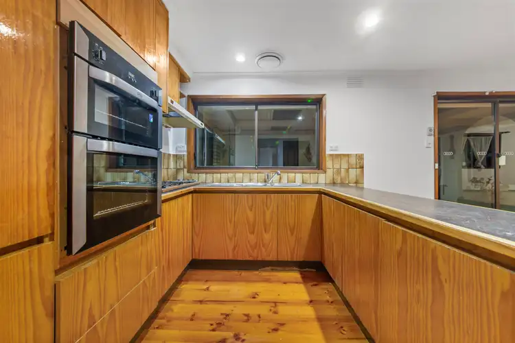 7 Satterley Close, Endeavour Hills VIC 3802