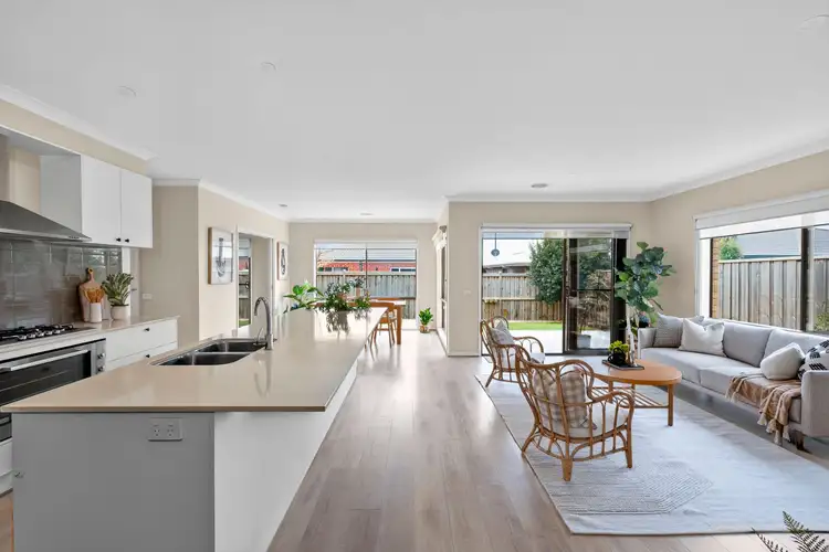 24 Oakdale Street, Charlemont VIC 3217