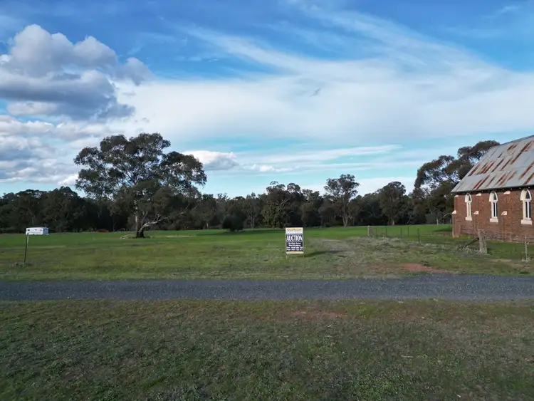 21 Creek Street, Mirrool NSW 2665