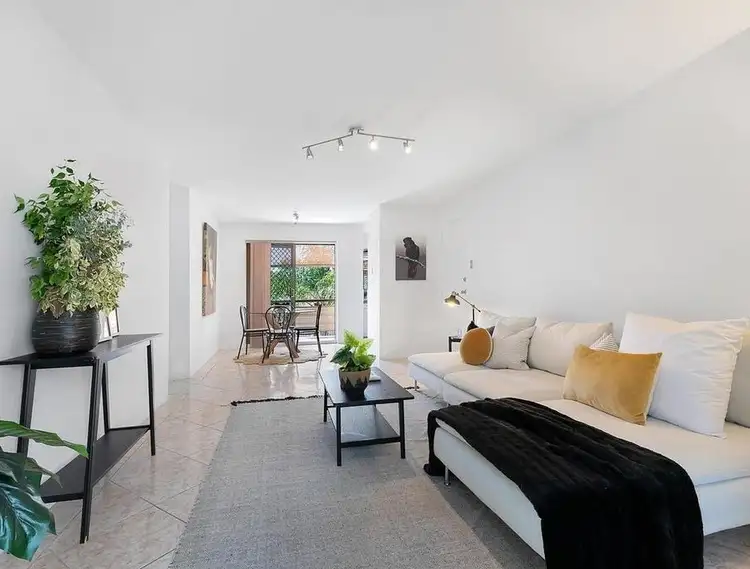 2/68 York Street, Coorparoo QLD 4151