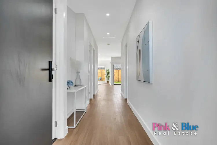 16 Redwood Drive, Rockbank VIC 3335