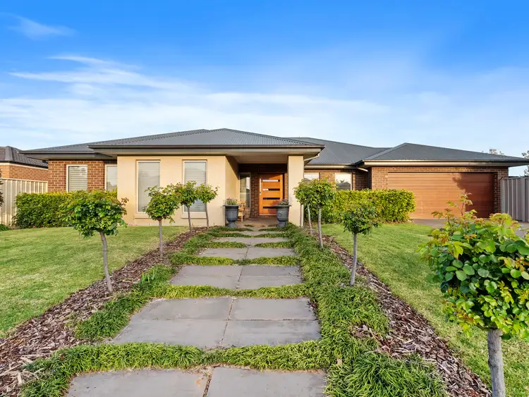 1 Malone Mews, Finley NSW 2713
