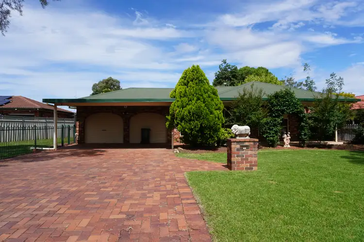 3 Oak Street, Forbes NSW 2871
