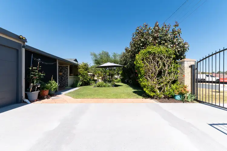 8 Macleay Drive, Padbury WA 6025