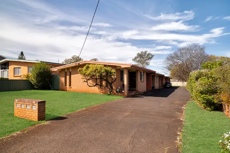 12 Tara Street, Wilsonton QLD 4350