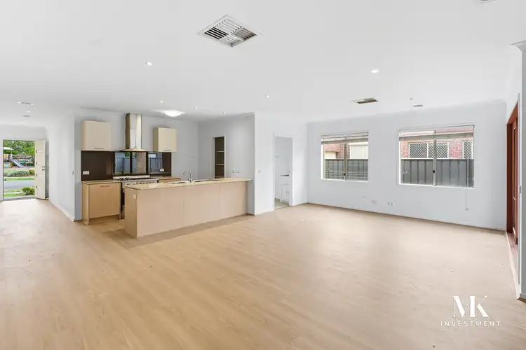 Fifth view of Homely house listing, 35 Brickwood Circuit, Craigieburn VIC 3064