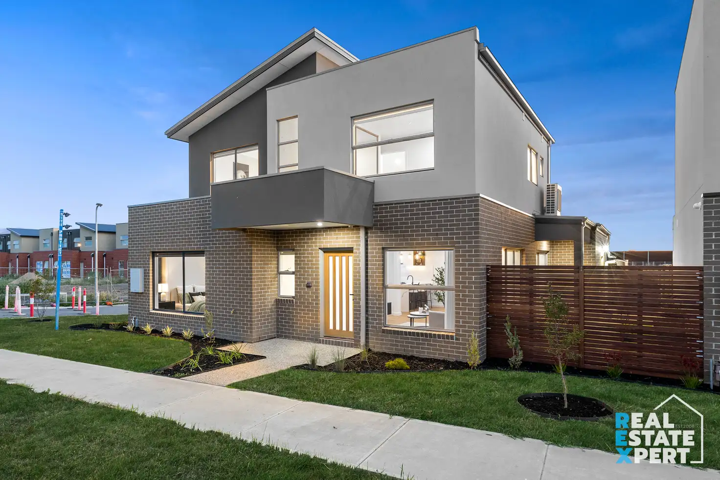 Main view of Homely unit listing, 2 Wavy Circuit, Officer VIC 3809
