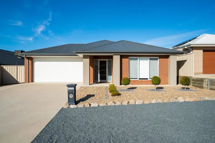 11 LOWERSON WAY, Wodonga VIC 3690