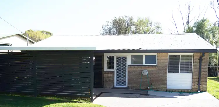 10 ARMSTRONG CRESCENT, Robertson NSW 2577
