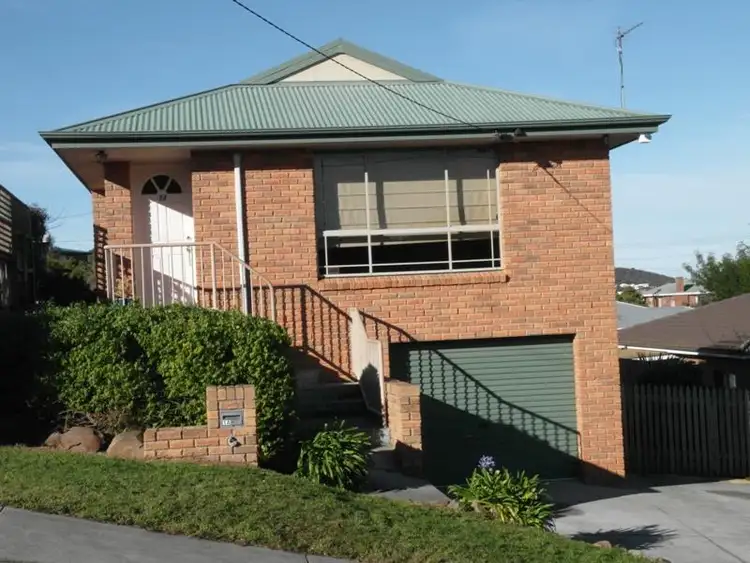 1A Clunie Close, Lindisfarne TAS 7015