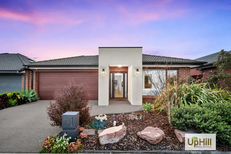 52 Simmental Drive, Clyde North VIC 3978