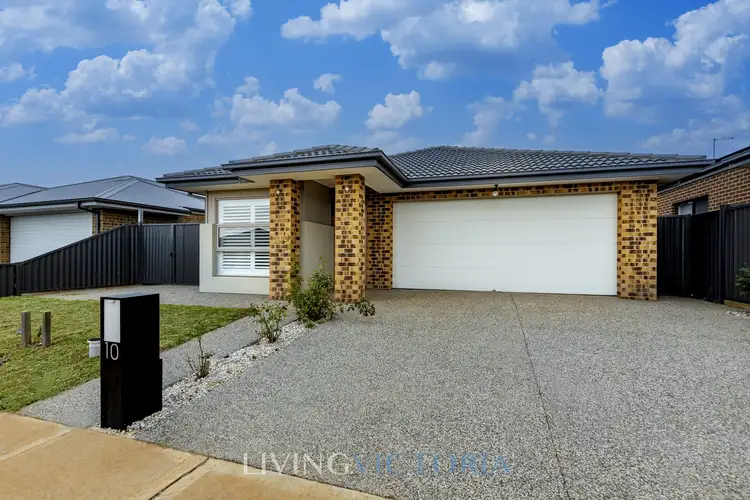 10 Stevenage Drive, Strathtulloh VIC 3338