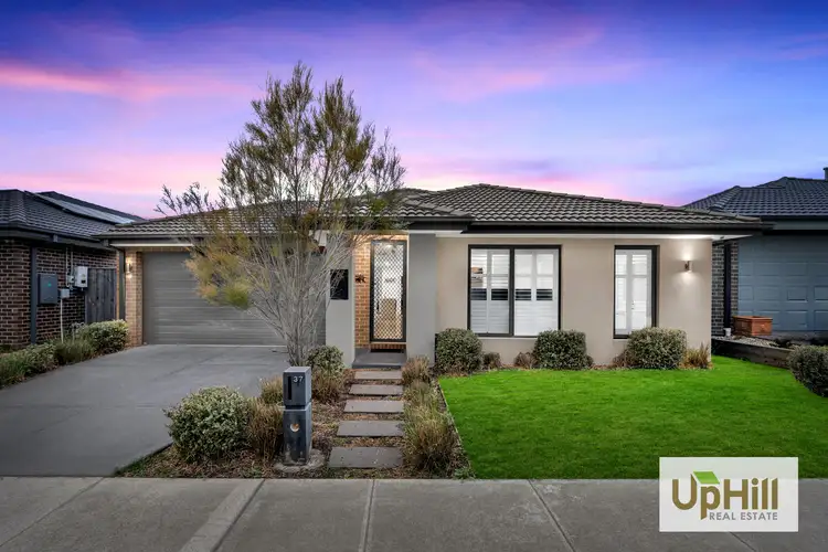 37 Chesney Circuit, Clyde VIC 3978