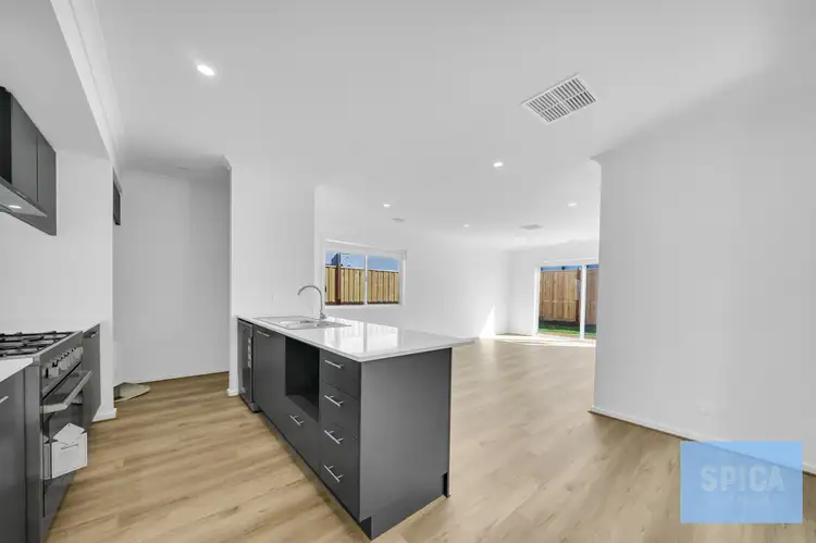 19 Nurture Street, Mambourin VIC 3024