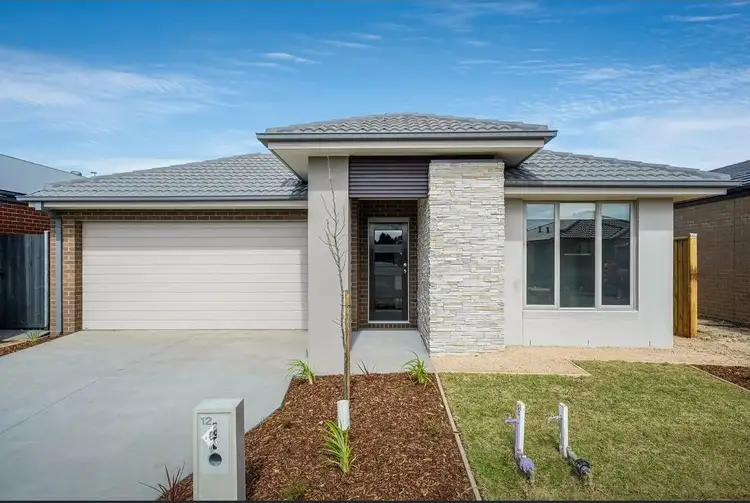12 Beaumont Avenue, Charlemont VIC 3217