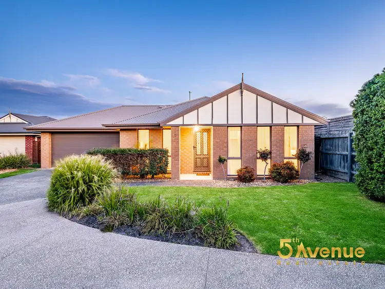 2/55 Sandalwood Drive, Pakenham VIC 3810