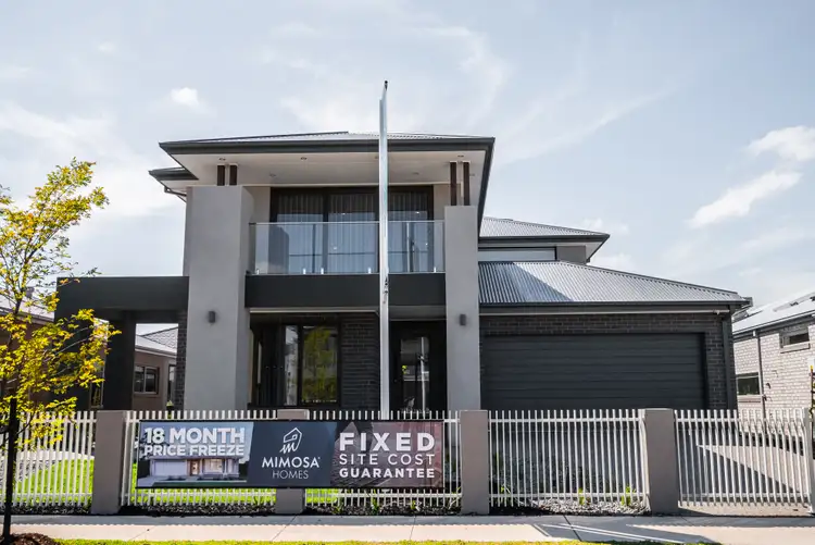 Second view of Homely house listing, 10 Isola Mews, Tarneit VIC 3029