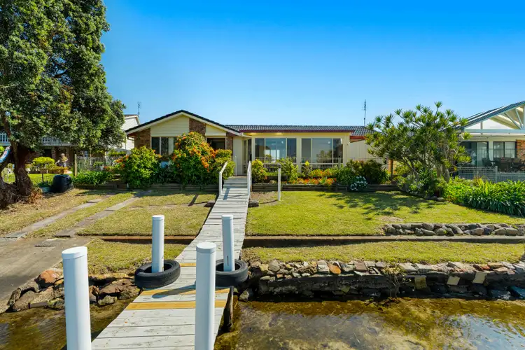 72 Jacobs Drive, Sussex Inlet NSW 2540