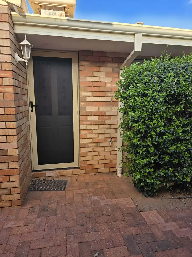 46 Moran Street boulder