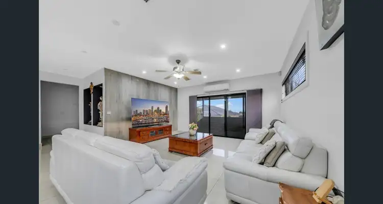 Third view of Homely house listing, 32 Wisteria Avenue, Craigieburn VIC 3064