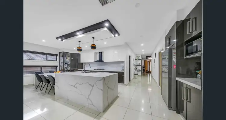 Fifth view of Homely house listing, 32 Wisteria Avenue, Craigieburn VIC 3064